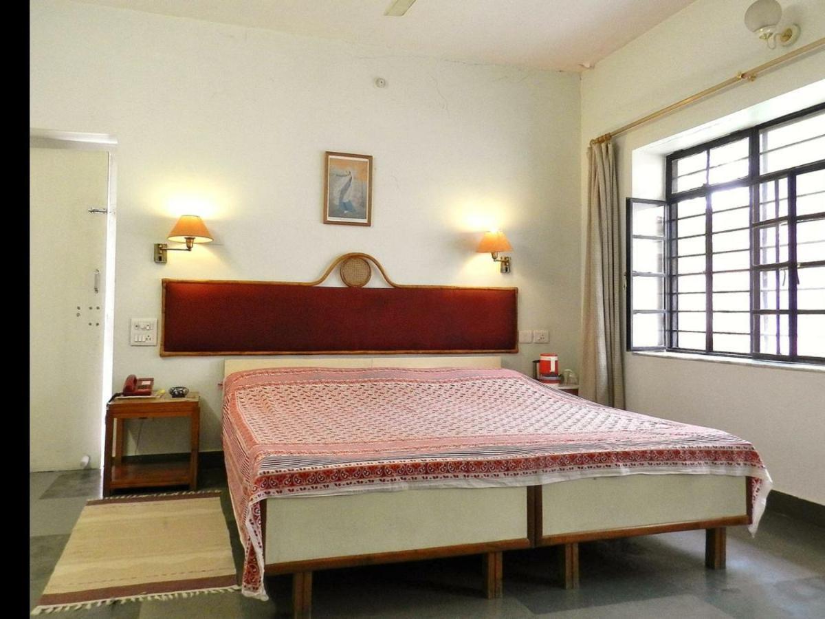 Jantar Hostel