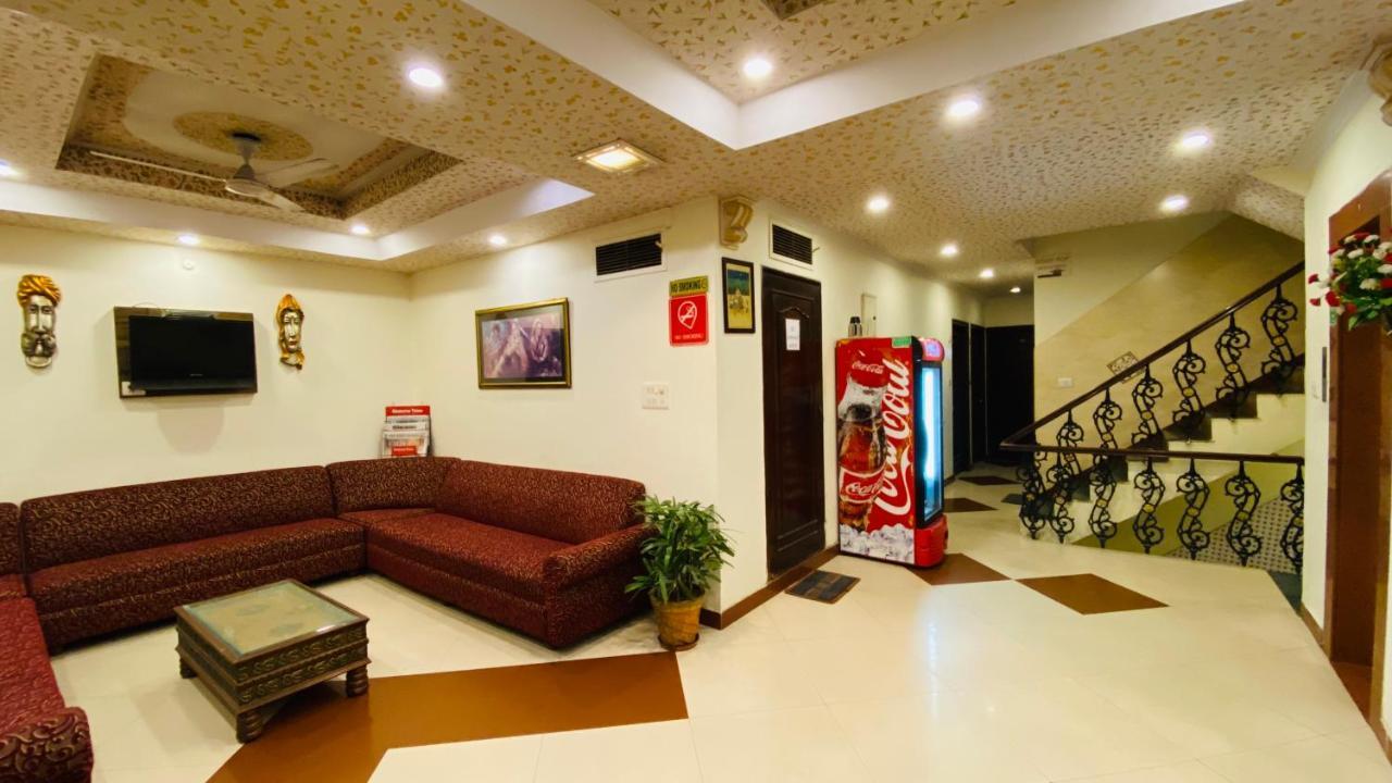 Classic Near Train Station Hotel