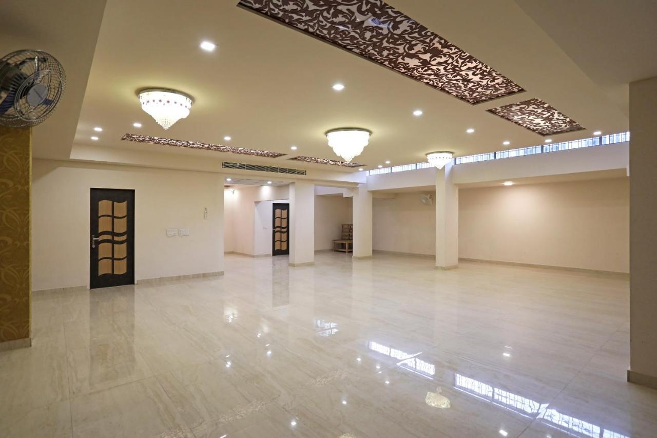 Collection O 10249 Gurukripa Hotel 3*