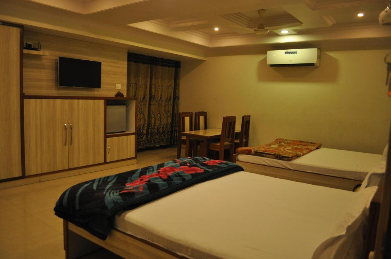 Simla Hotel 3*
