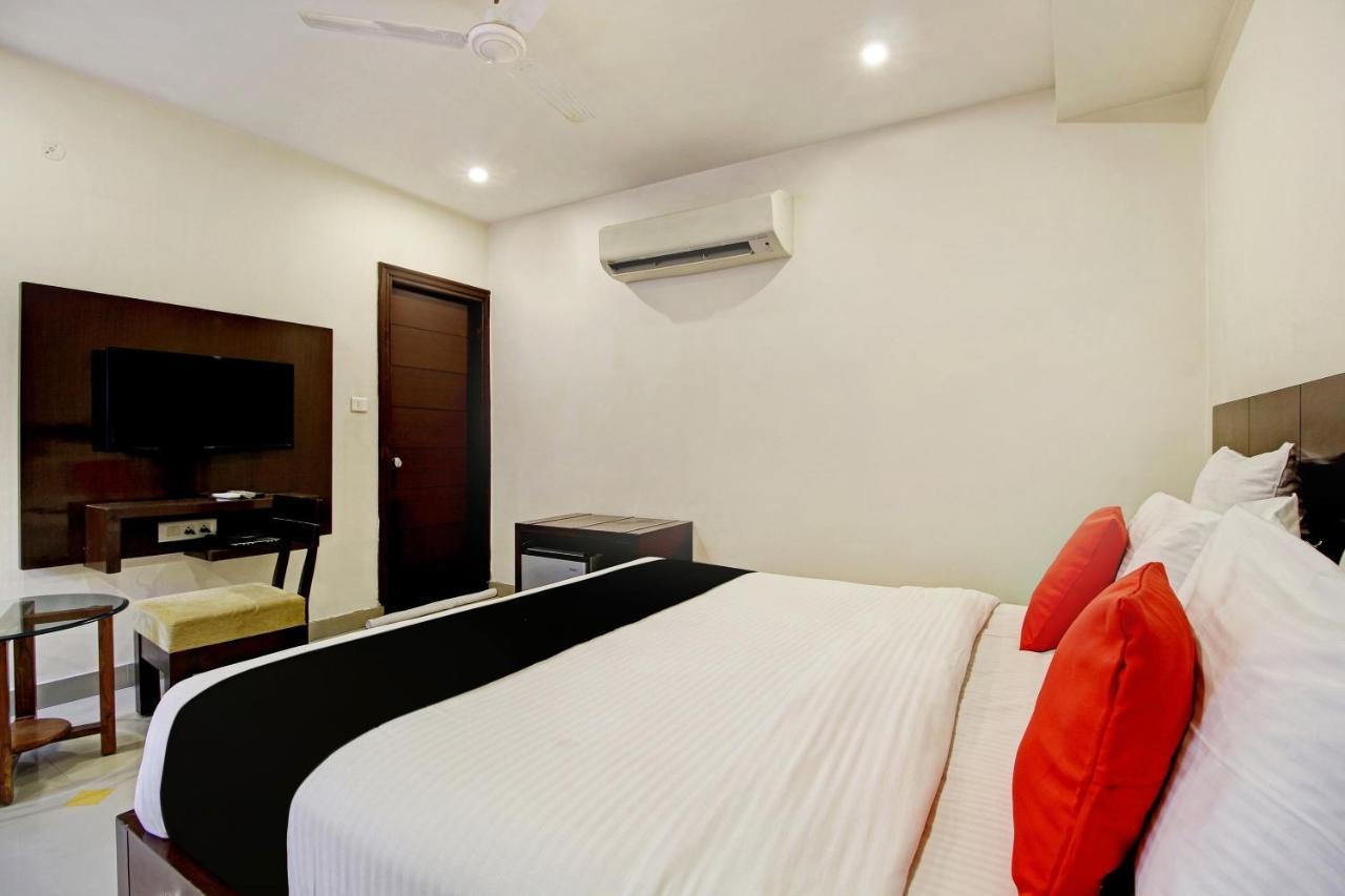 Capital O 11744 Heritage Heights Hotel