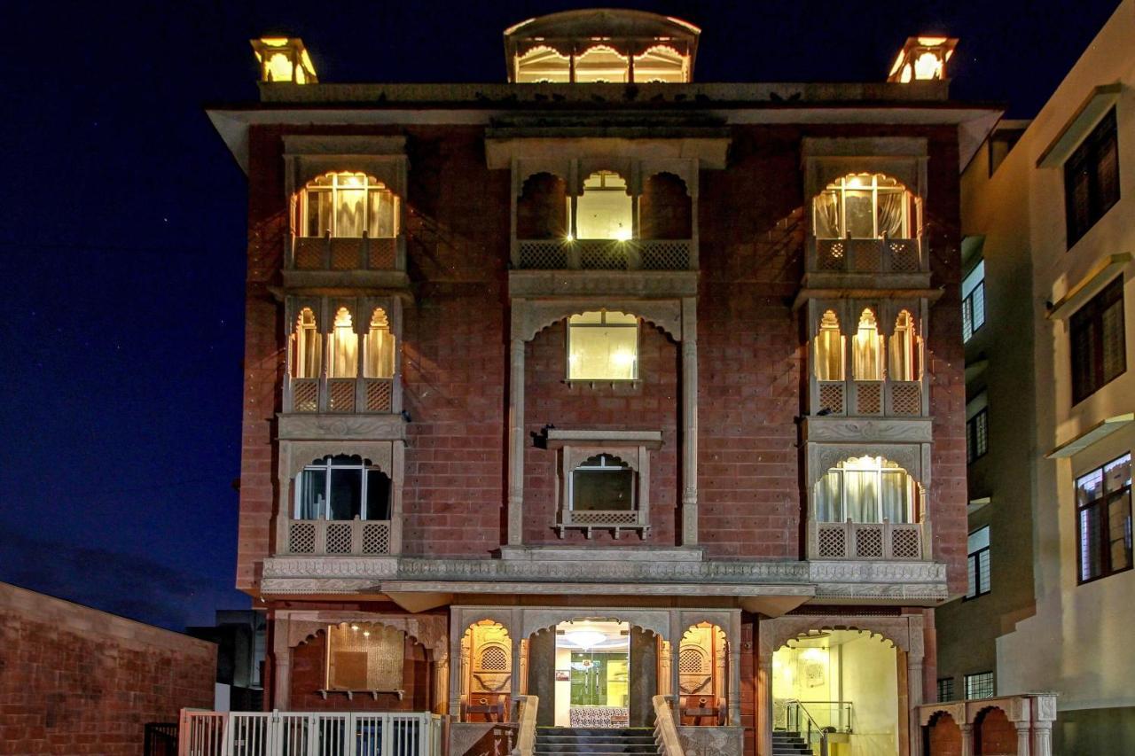 Capital O 11744 Heritage Heights Hotel