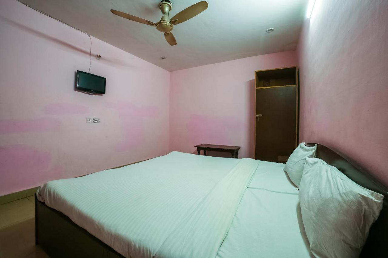 Hotel Spot On 36122 The Royal Plaza 3*