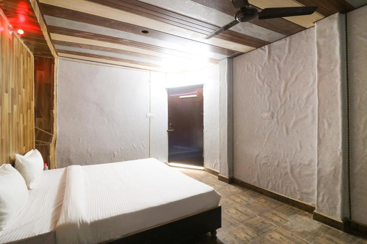 Spot On 49633 Hotel Shaurya Palace Guest House Hotel 3*