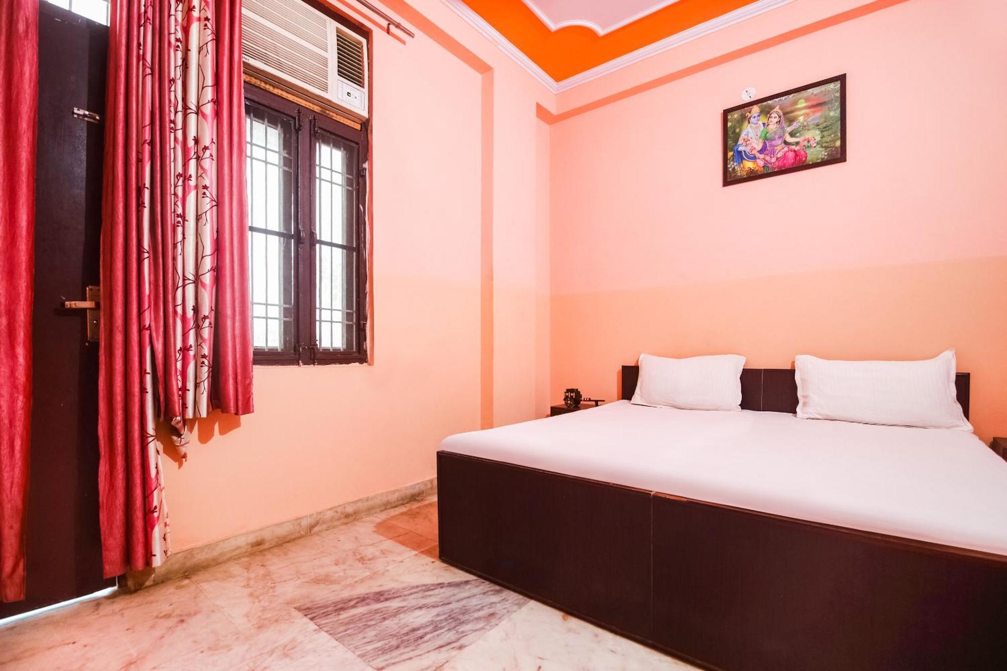 Spot On 49633 Hotel Shaurya Palace Guest House Hotel 3*