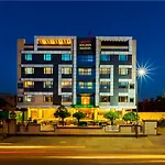Hotel Golden Manor