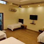 Hotel H R Palace