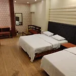 Hotel H R Palace