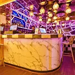 Fabhotel Queens Hub
