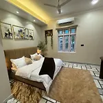 House No 87A
