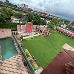 Hotel Maya International
