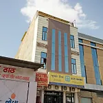 Hotel O Rajwada Inn