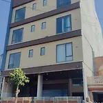 Sanganer Hotel In Apartment