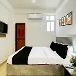 Super Hotel O The Moon Rover