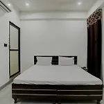 Hotel O Alexa Near Girdharipura School