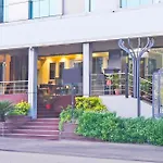 Super Townhouse Jln Marg Formerly Ritz Residency