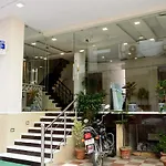 Oyo 2442 Hotel Star Palace