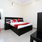 Oyo 7130 Hotel Broadway