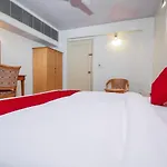 Oyo 15359 Hotel Kachandeep