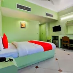 Oyo 18814 Hotel Maya International