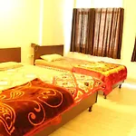 Hotel The Chit Chat Palace