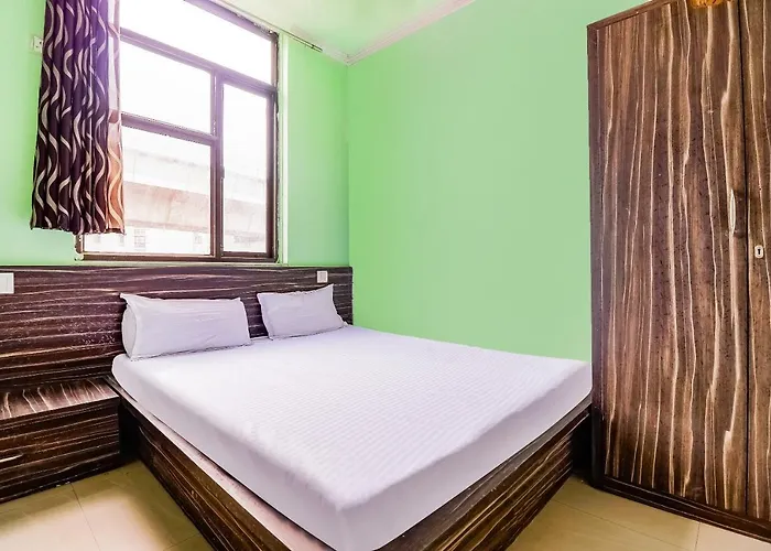 Oyo Flagship 46243 Bmb Hotel