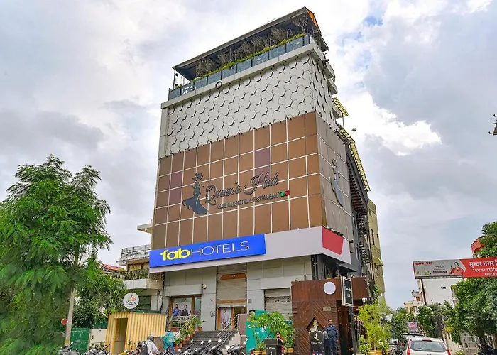 Fabhotel Queens Hub