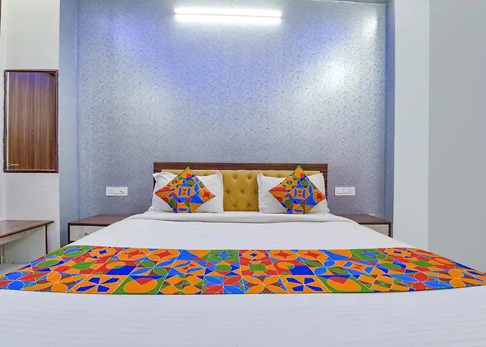 Fabhotel The Lotus