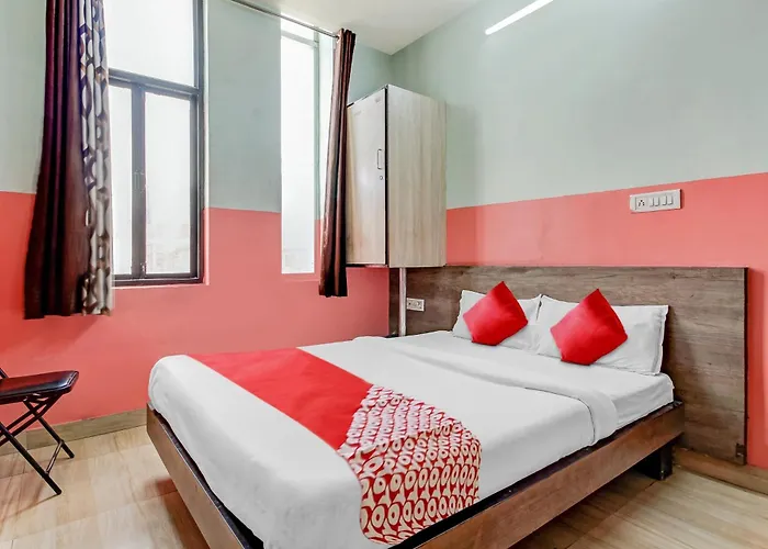 Hotel O Rajwada Inn