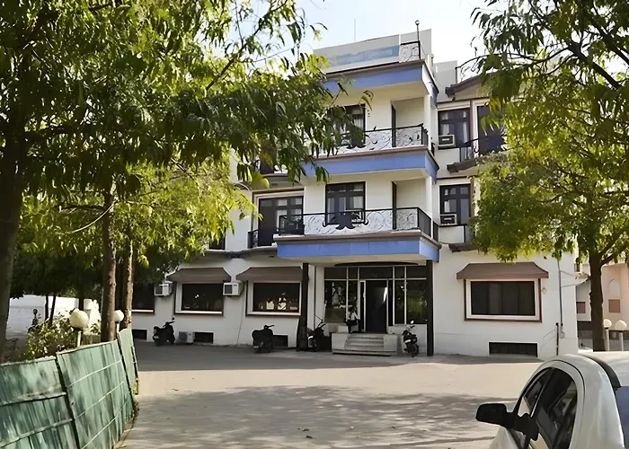 Hotel Amrapali