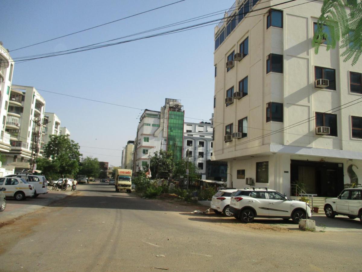 Silver Plaza