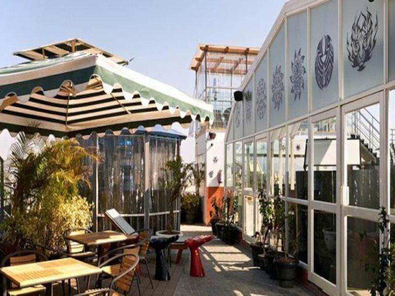 Golden Oak Hotel