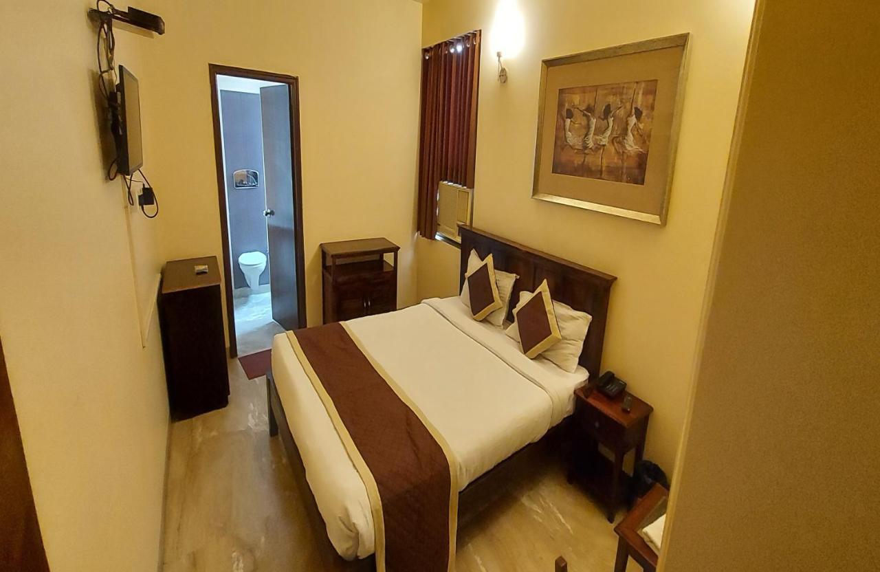 Silver Plaza Hotel 3*