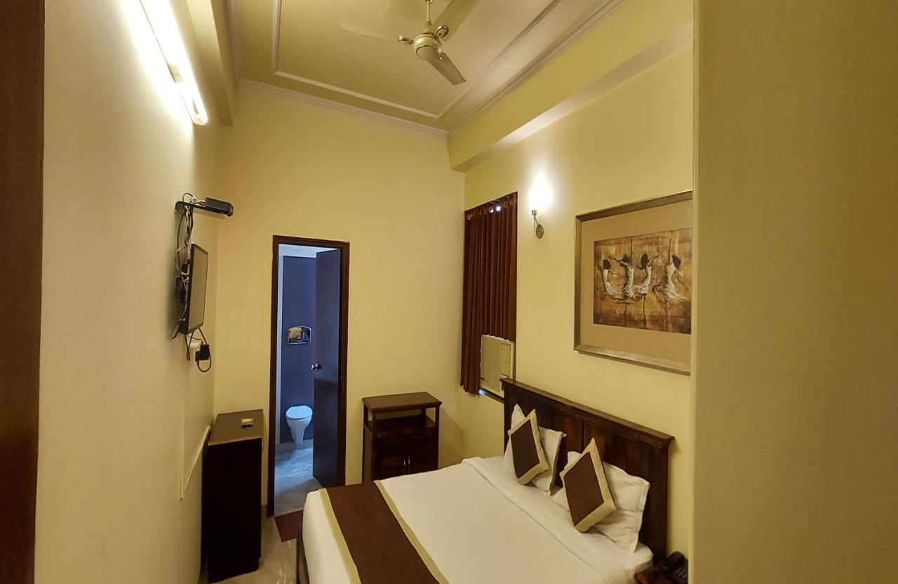 Silver Plaza Hotel 3*