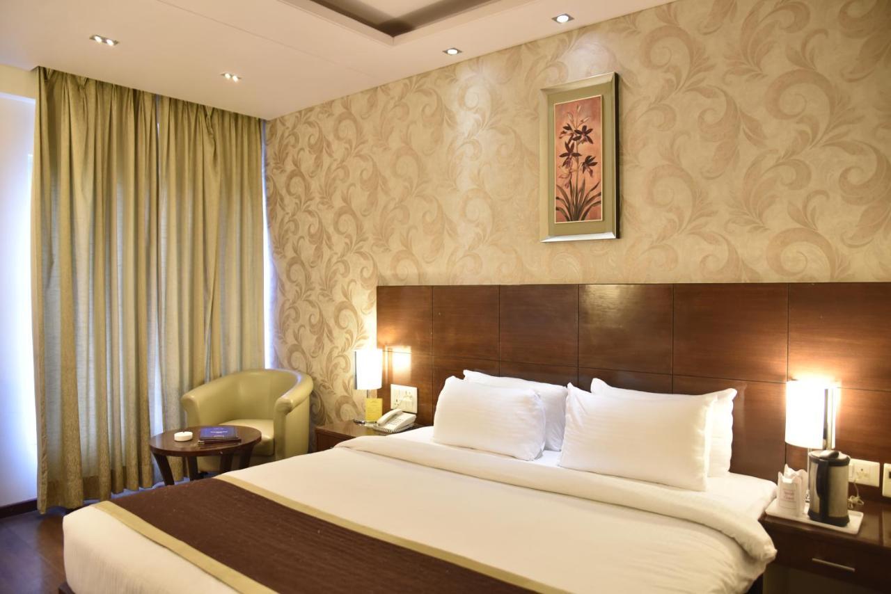 Shyam Paradise 3*