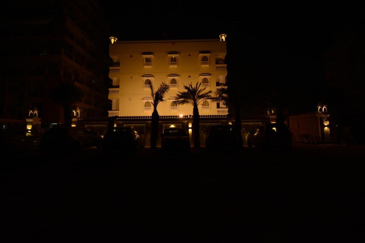 Grand Lotus Hotel 3*