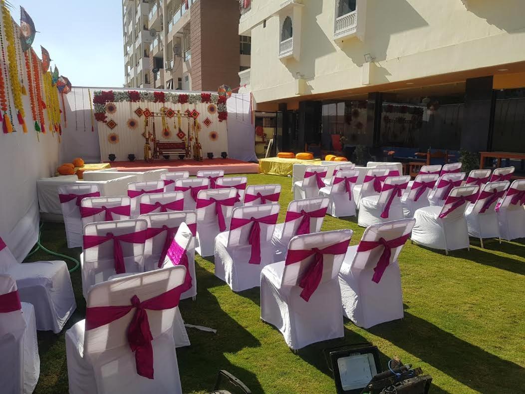 Grand Lotus Hotel