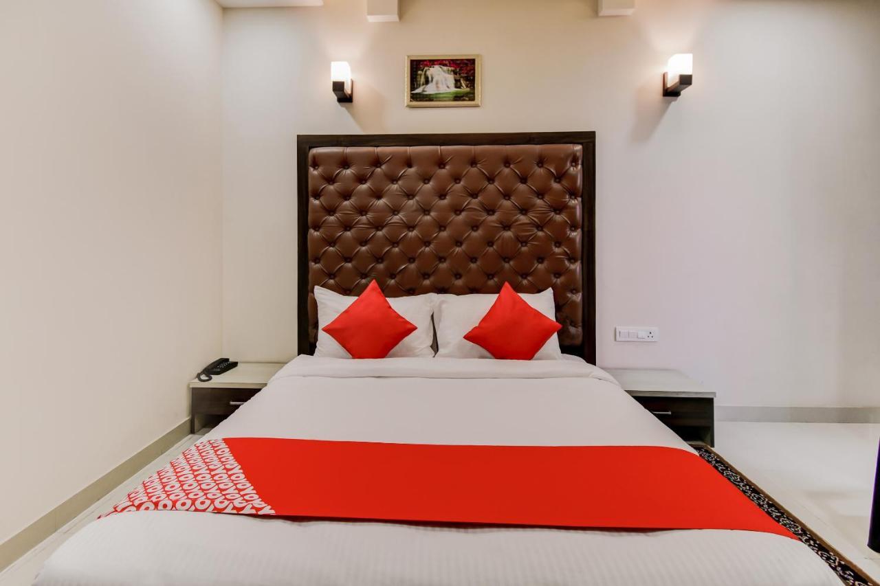 Hotel Oyo 69690 Green Wood