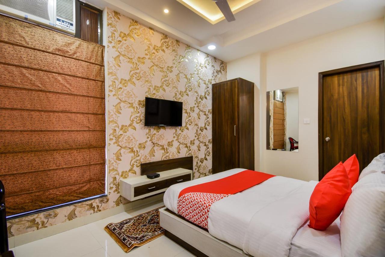 Hotel Oyo 69690 Green Wood Jaipur