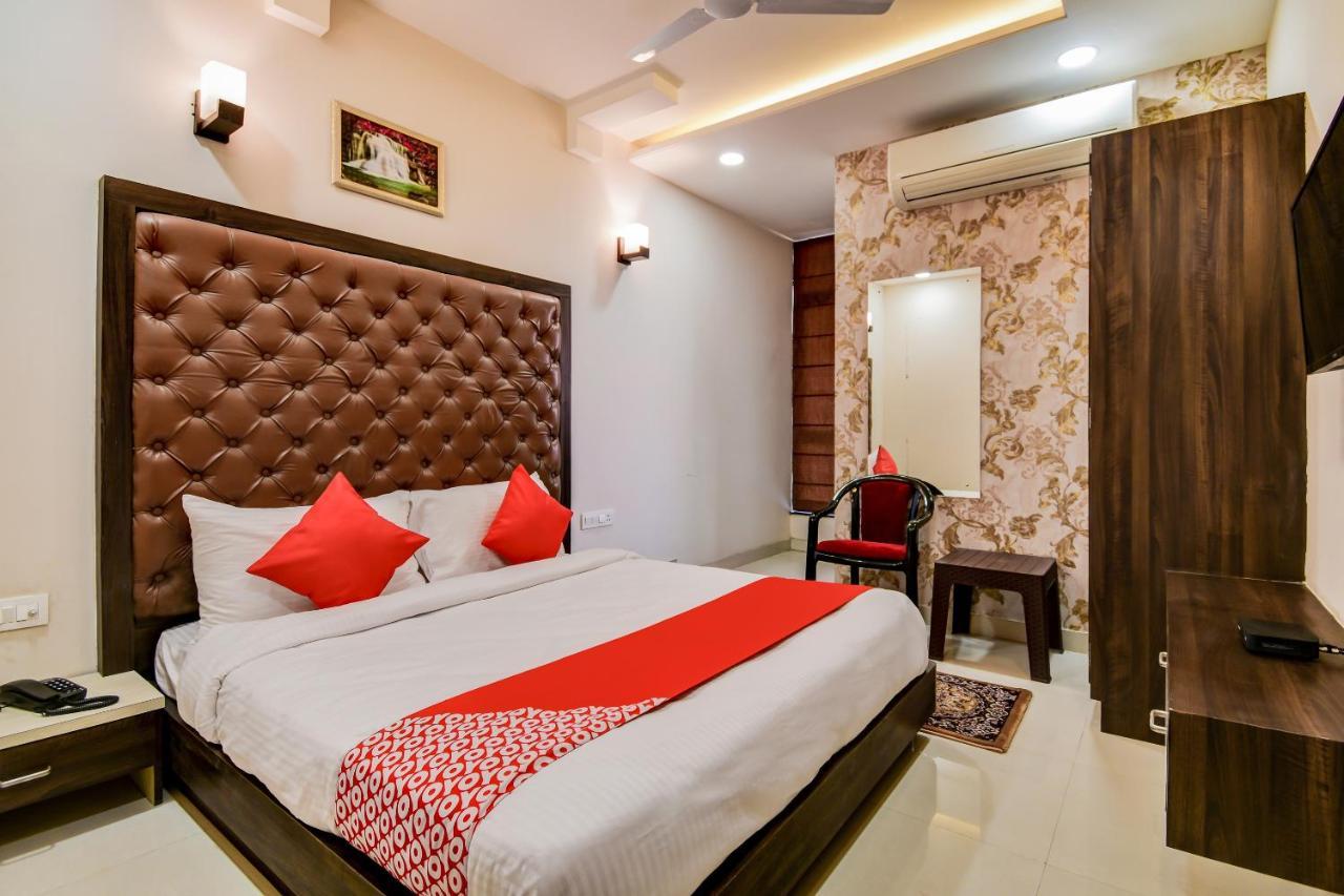 Hotel Oyo 69690 Green Wood