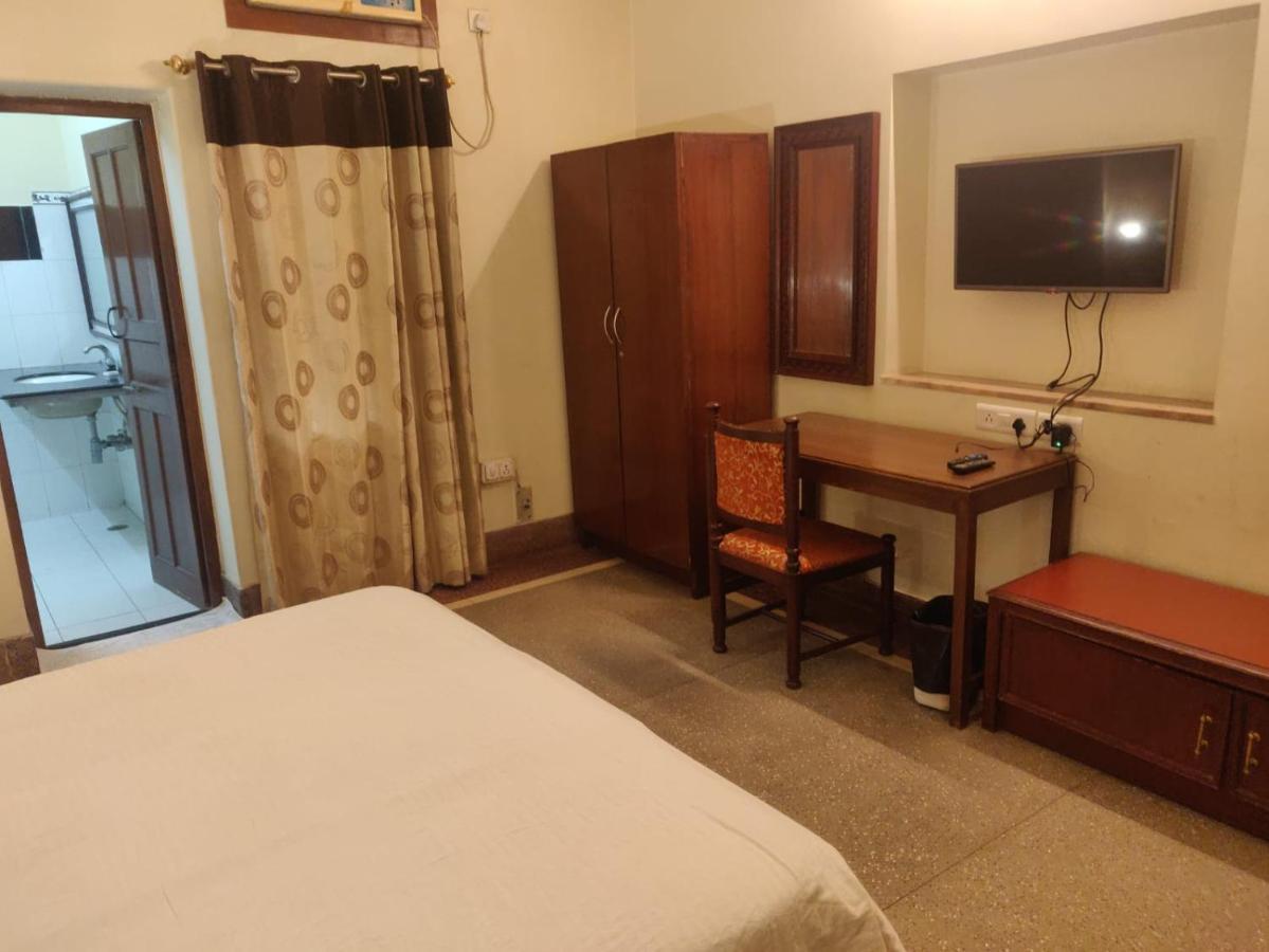 H R Palace Hotel Jaipur