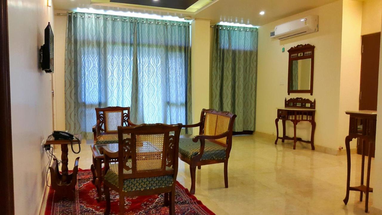 Hotel Raj Regency 3*