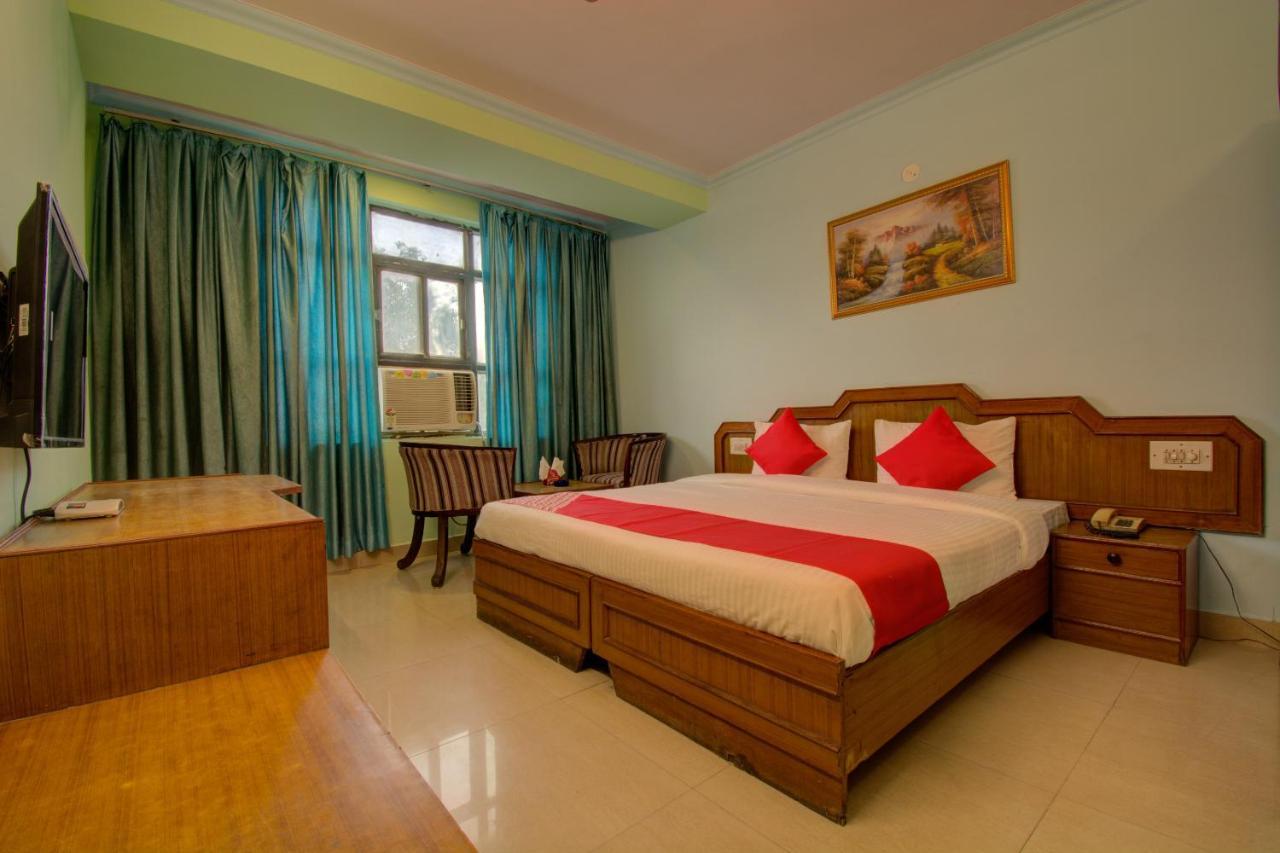 Oyo 16002 Shaan Hotel 3*