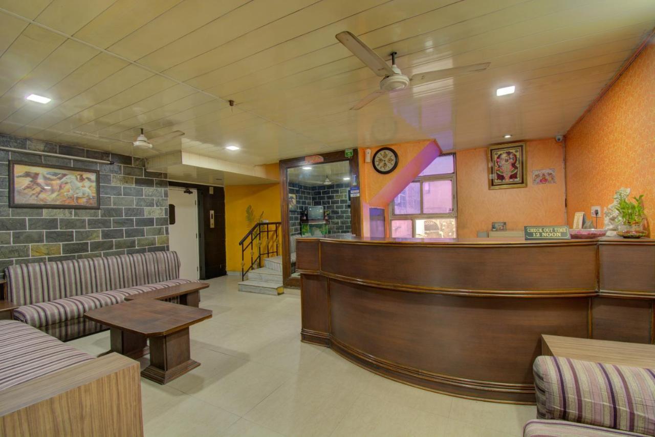 Oyo 16002 Shaan 3* Jaipur