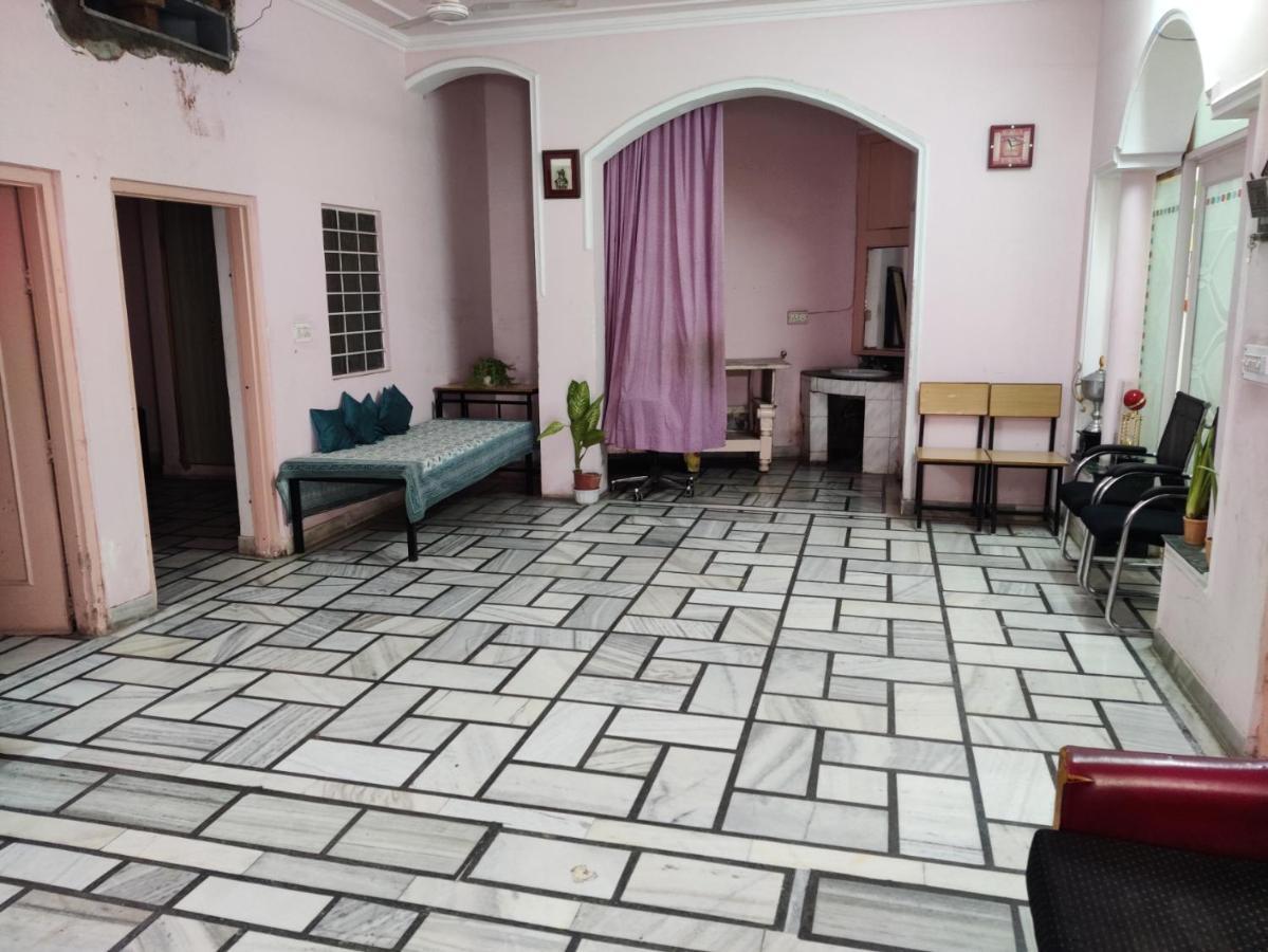 House No 87a Guest house