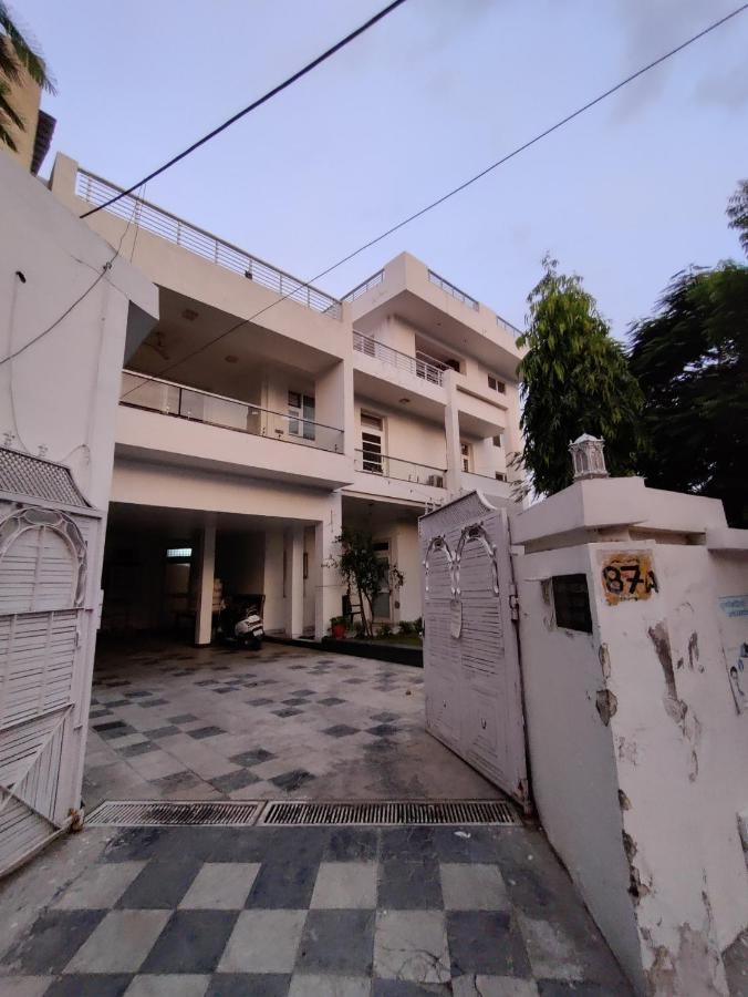 Guest house House No 87a