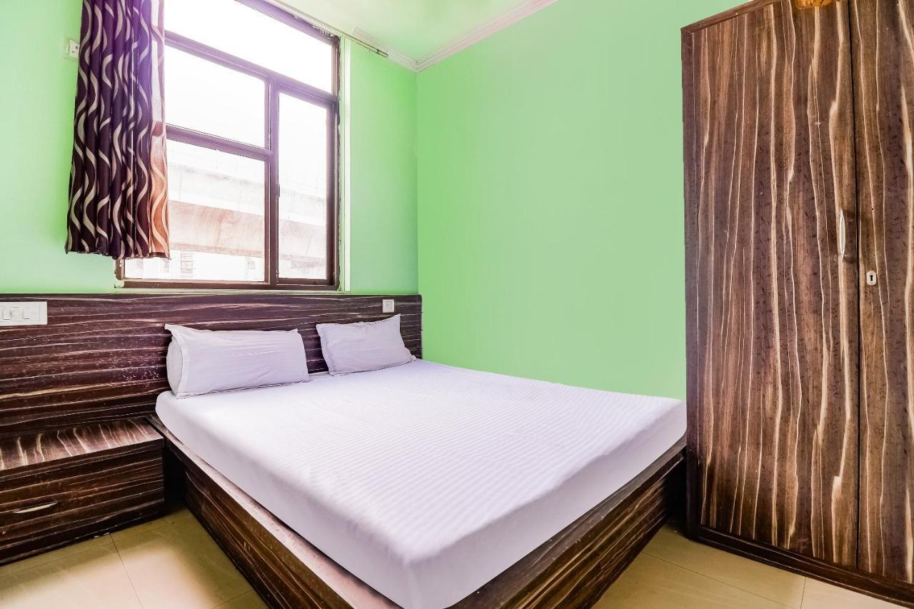 Oyo Flagship 46243 Bmb Hotel Hotel