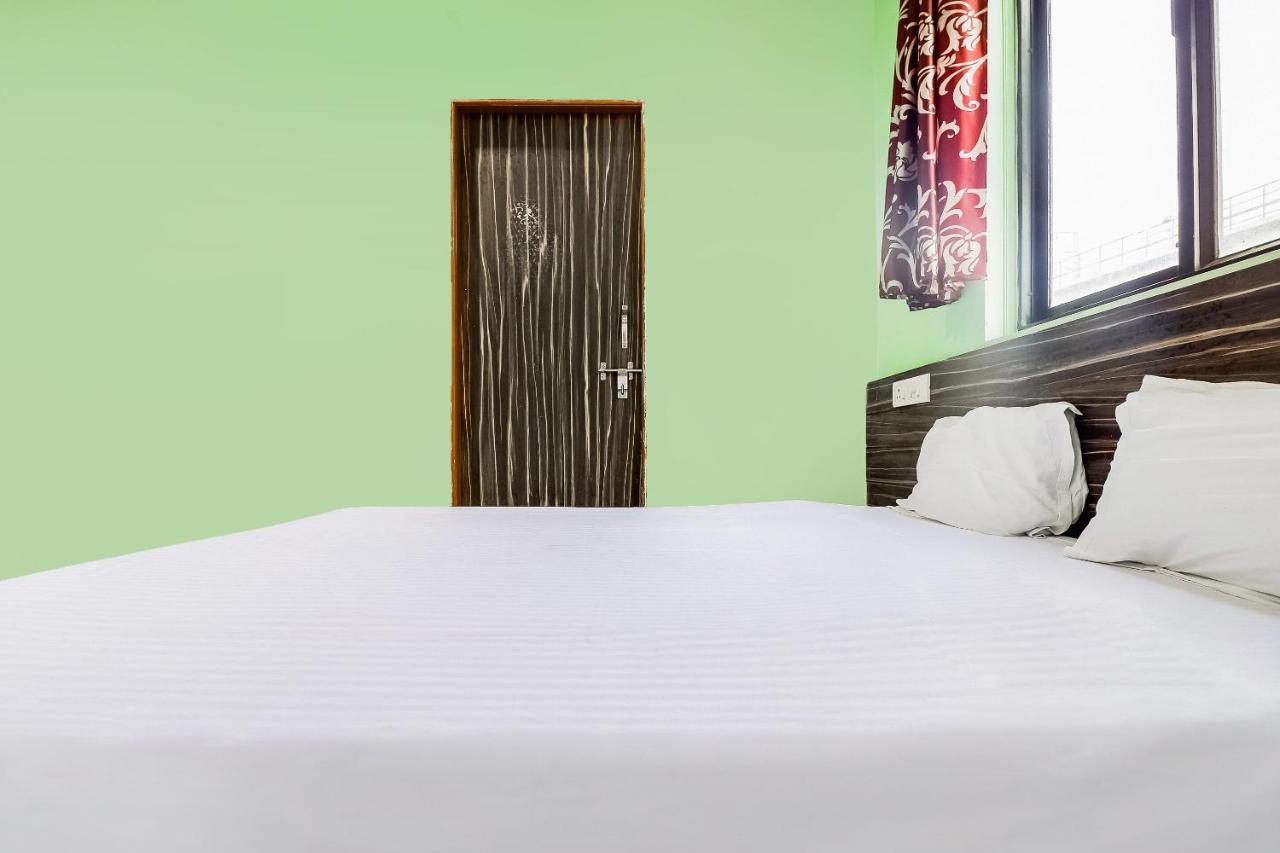 Hotel Oyo Flagship 46243 Bmb Hotel