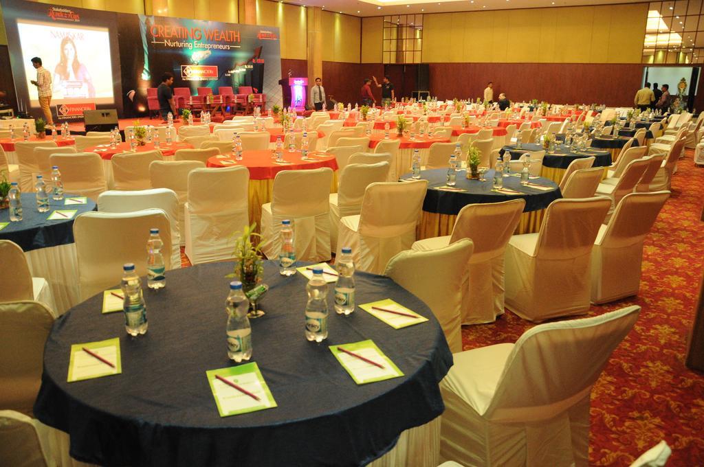 Ramada By Wyndham Jaisinghpura Hotel 4*