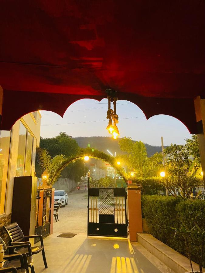 Hotel The Indraj Palace